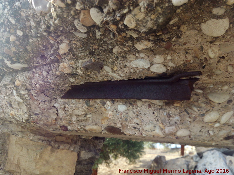 Nido de Ametralladoras Carrajaén - Nido de Ametralladoras Carrajaén. Hierro de forjado