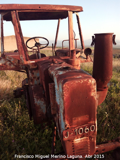 Maquínaria antigua de Almenara - Maquínaria antigua de Almenara. Tractor