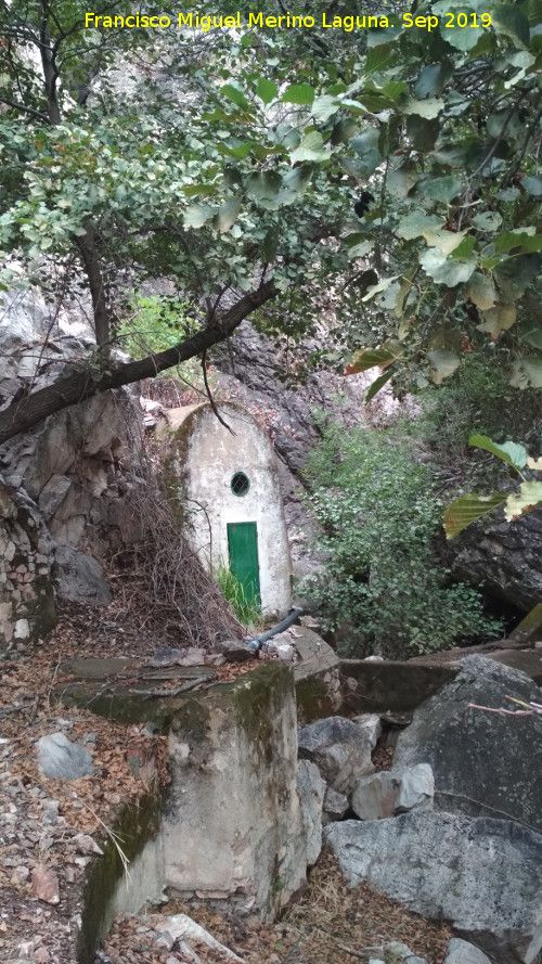 Cascada de la Graja - Cascada de la Graja. Caseta de captación