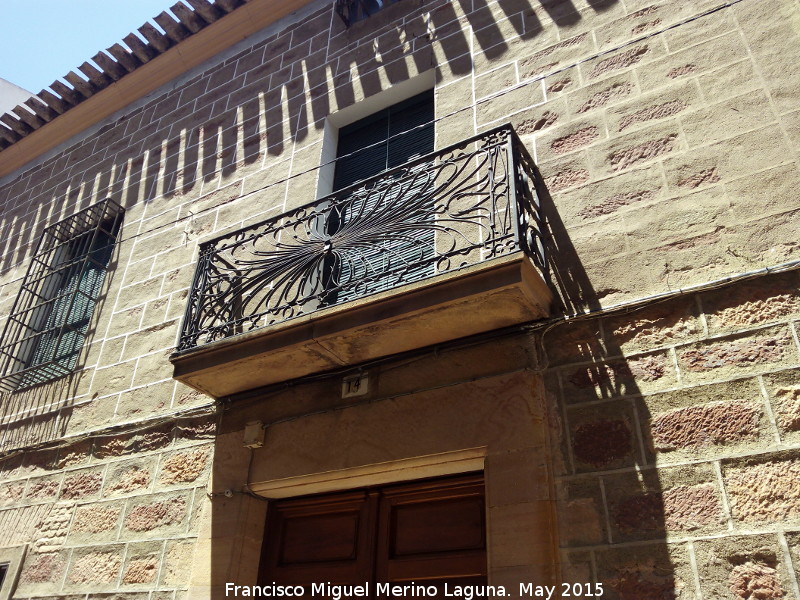 Casa de la Calle Isabel la Católica nº 14 - Casa de la Calle Isabel la Católica nº 14. Aleros y balcón
