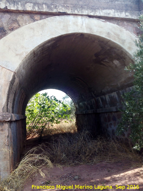 Puente del Arroyo Zapatera - Puente del Arroyo Zapatera. Uno de sus muchos ojos