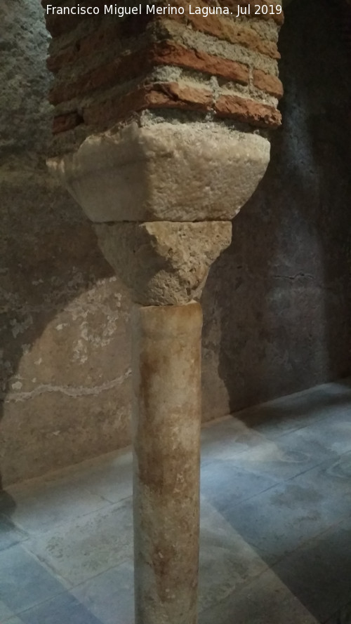 Baños árabes de la Marzuela - Baños árabes de la Marzuela. Columna de la sala templada