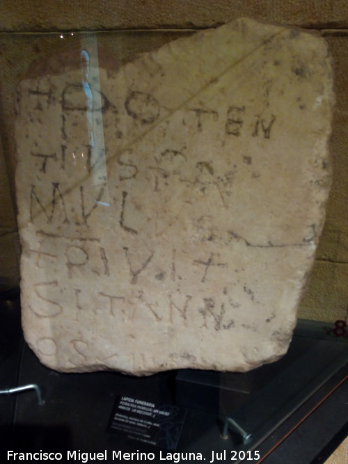 Museo de la Ciudad - Museo de la Ciudad. Lapida funeraria romana