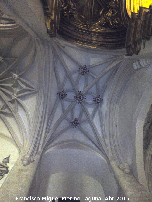 Basílica de San Ildefonso. Interior - Basílica de San Ildefonso. Interior. Bóveda de crucería