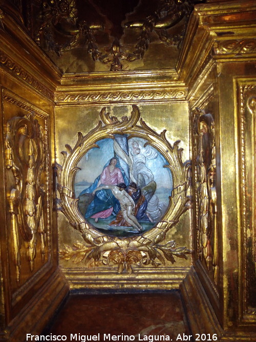 Baslica de San Ildefonso. Altar de la Virgen de la Antigua o del Cristo del Valle - Baslica de San Ildefonso. Altar de la Virgen de la Antigua o del Cristo del Valle. Detalle