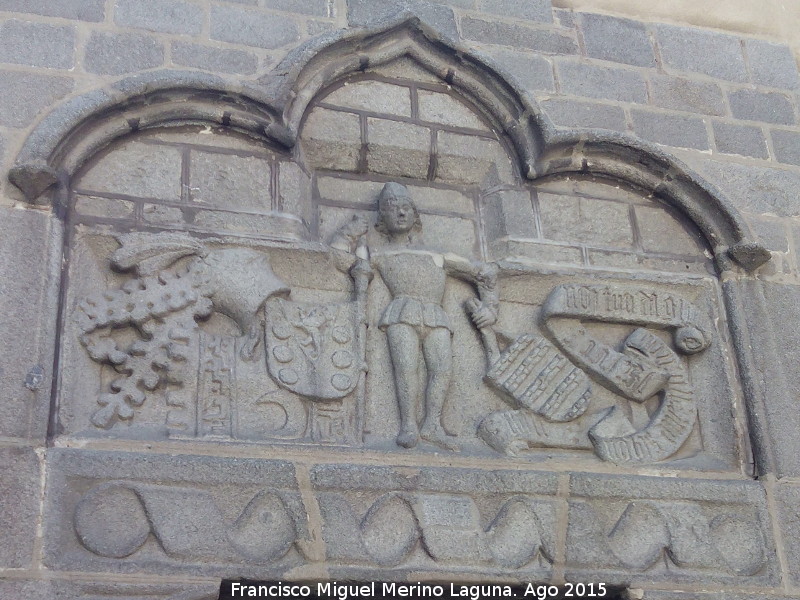 Palacio de Valderrábanos - Palacio de Valderrábanos. Relieve