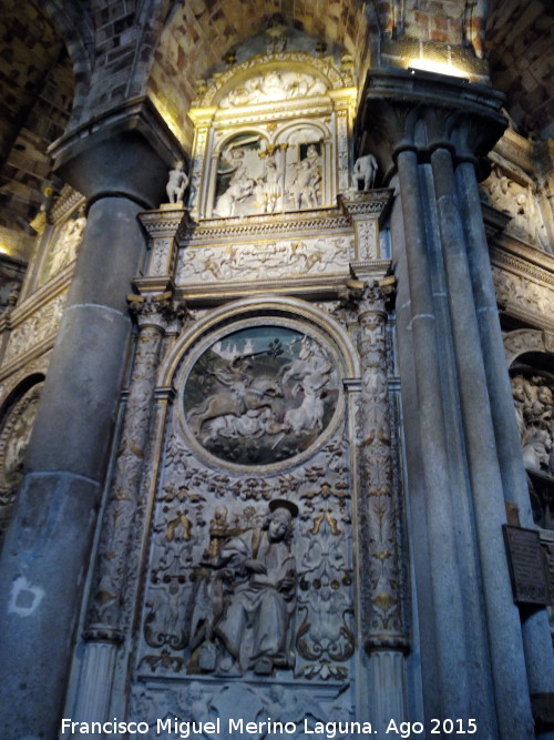 Catedral de vila. Trasaltar - Catedral de vila. Trasaltar. San Juan Evangelista con tondo con Santiago Matamoros y la Degollacin del Bautista en la parte superior