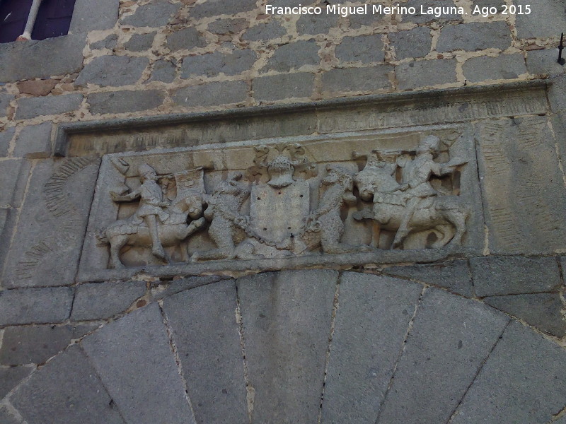 Palacio de los Dávila - Palacio de los Dávila. Relieve y escudo