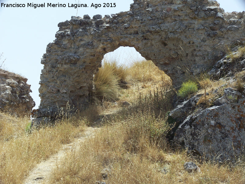 Castillo de Arenas. Recinto Medio - Castillo de Arenas. Recinto Medio. Puerta
