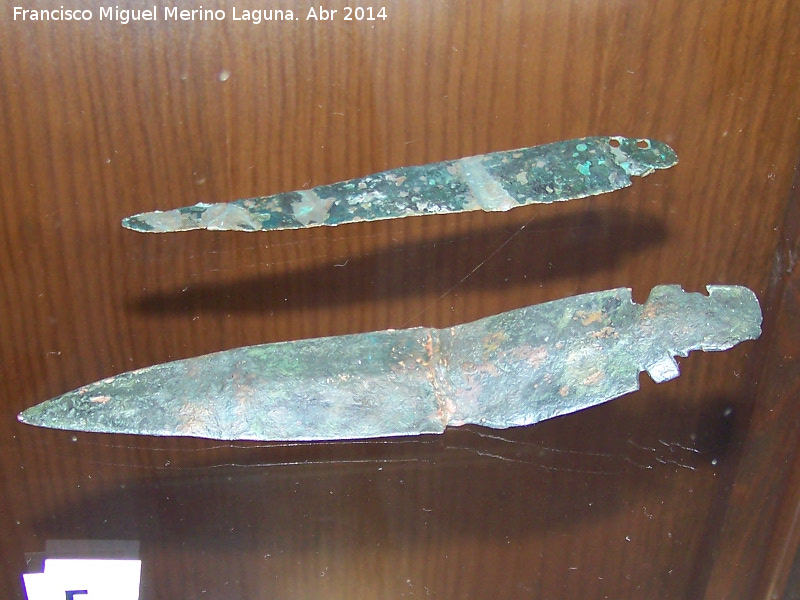Museo Arqueológico Profesor Sotomayor - Museo Arqueológico Profesor Sotomayor. Espadas de la Edad del Cobre
