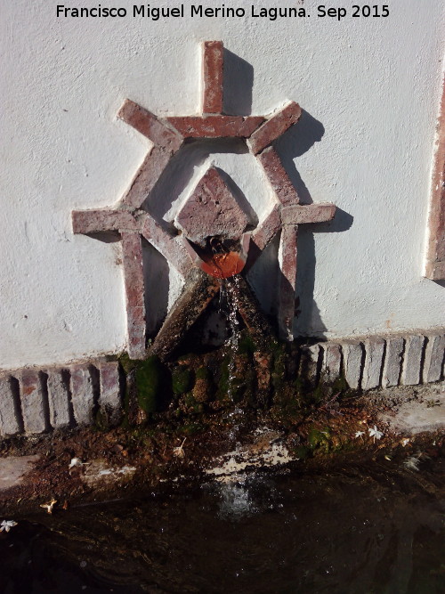 Pilar de la Calle Sierra - Pilar de la Calle Sierra. Caño