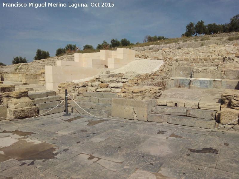 Torreparedones. Foro - Torreparedones. Foro. Escaleras de uno de los accesos al foro