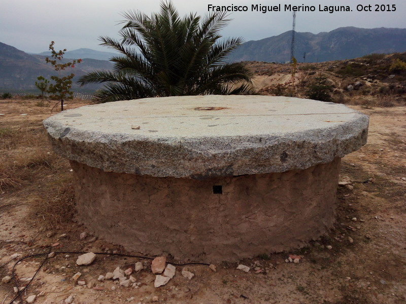 Piedras de molino de las Cuevas de los Majuelos y Aro - Piedras de molino de las Cuevas de los Majuelos y Aro. En las cercanías de la Cueva de Aro