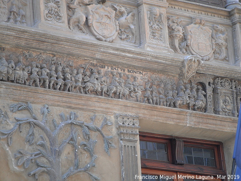 Carlos I de España y V de Alemania - Carlos I de España y V de Alemania. Procesión de coronación del emperador Carlos V en Bolonia. Ayuntamiento de Tarazona