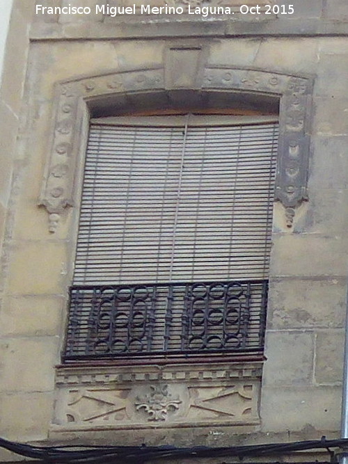 Edificio de la Plaza Doctor Quesada nº 6 - Edificio de la Plaza Doctor Quesada nº 6. Balcón del segundo piso