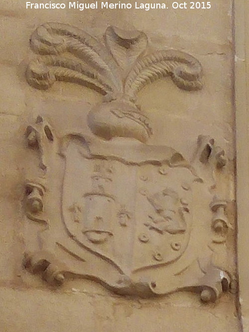 Casa de la Calle Jerquia Alta nº 10 - Casa de la Calle Jerquia Alta nº 10. Escudo izquierdo