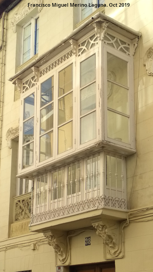 Casa de la Calle Real nº 38 - Casa de la Calle Real nº 38. Balcón cerrado