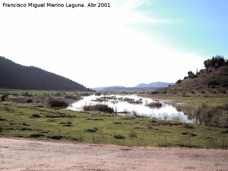 Pantano de Giribaile - Pantano de Giribaile. El pantano llegando a la vieja carretera de Úbeda a Arquillos en 2001