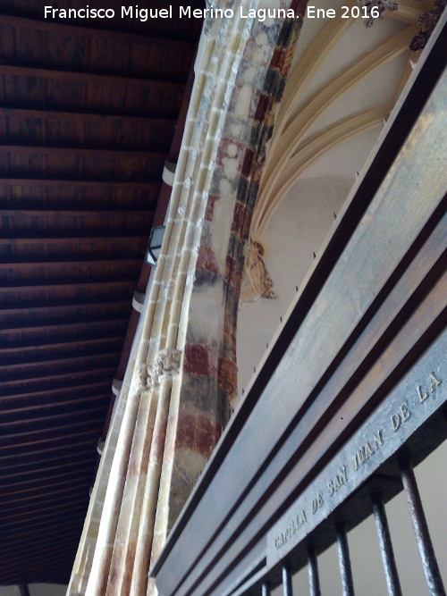 Catedral de Baeza. Capilla de San Juan de la Cruz - Catedral de Baeza. Capilla de San Juan de la Cruz. Restos de policromía