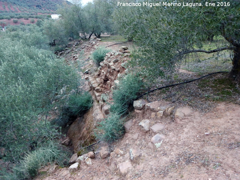 Poblado fortificado del Guadalén - Poblado fortificado del Guadalén. Línea de muralla