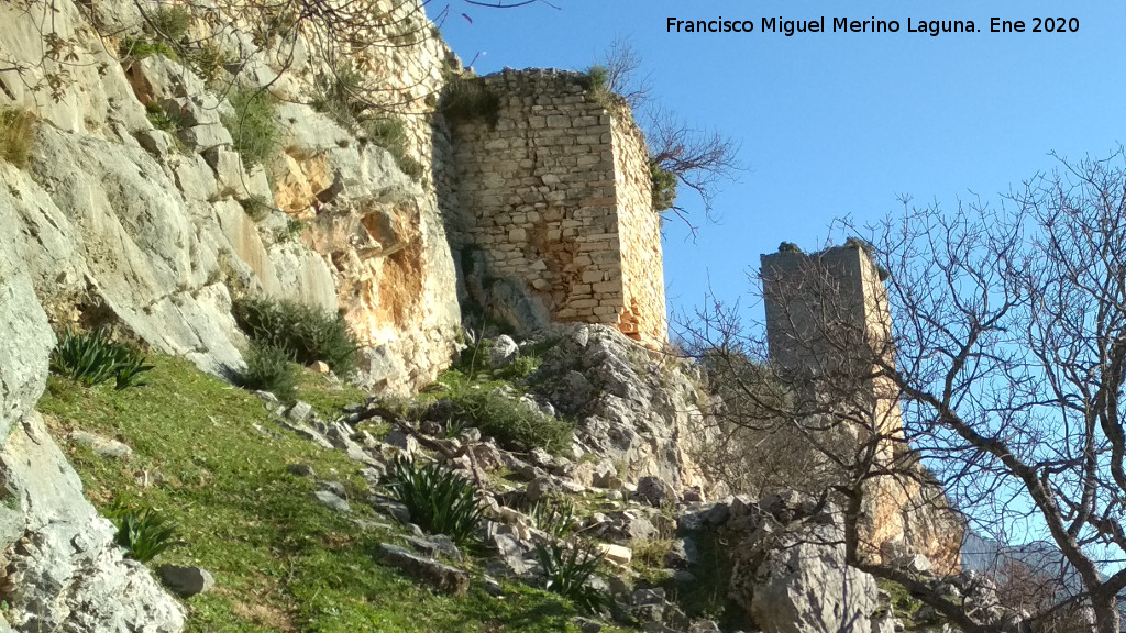 Castillo de Oti�ar. Torre�n Oeste - Castillo de Oti�ar. Torre�n Oeste. Torre Oeste y la Torre del Homenaje