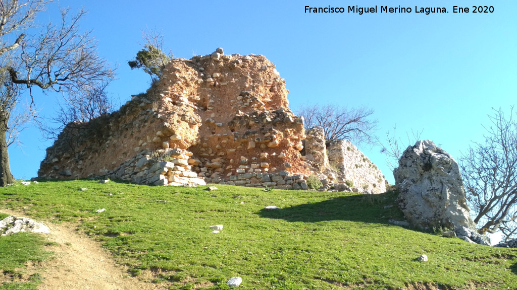 Castillo de Oti�ar. Muralla Norte - Castillo de Oti�ar. Muralla Norte. Esquina noroeste