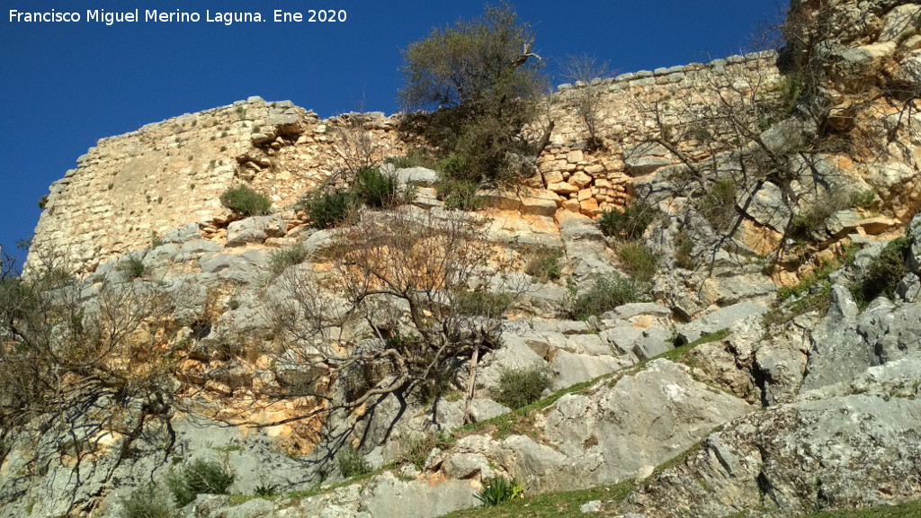 Castillo de Oti�ar. Muralla Oeste - Castillo de Oti�ar. Muralla Oeste. 
