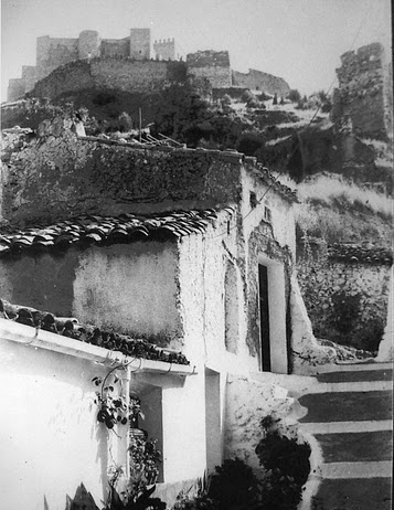 Torreón con saeteras - Torreón con saeteras. Foto antigua