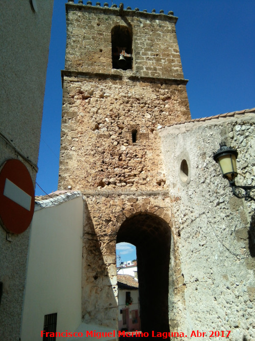 Iglesia Ntra Sra de la Asunción - Iglesia Ntra Sra de la Asunción. Torre campanario y arco