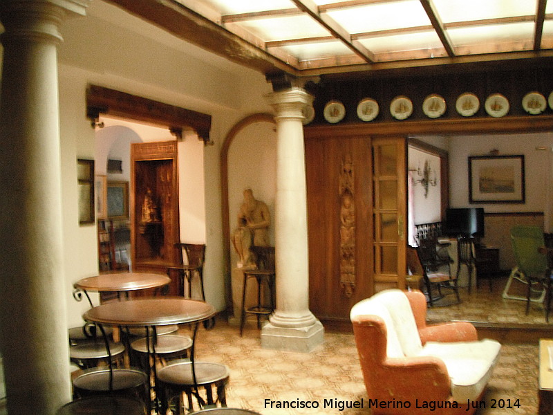 Casa de la Calle Francisco Coello nº 19 - Casa de la Calle Francisco Coello nº 19. Antiguo patio