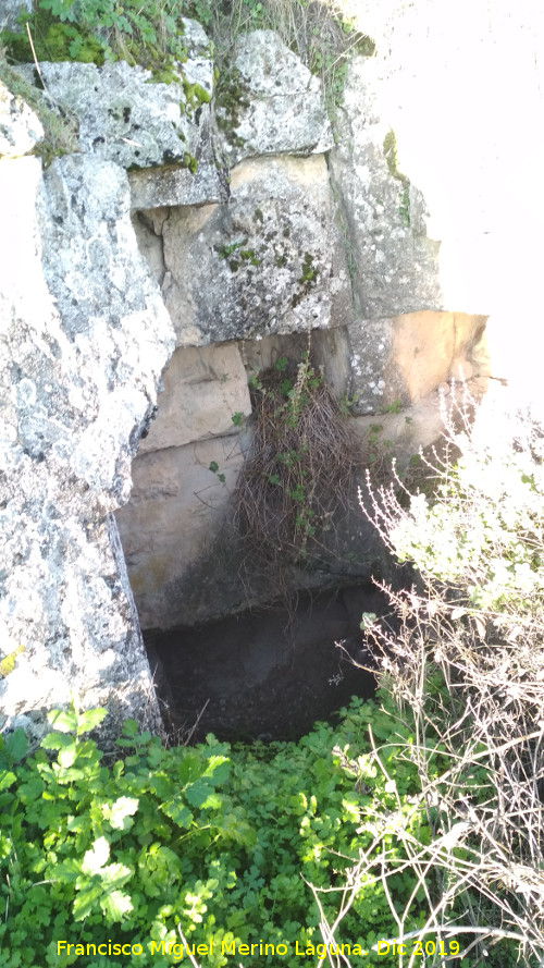 Castell�n de Caviedes - Castell�n de Caviedes. Abrigo