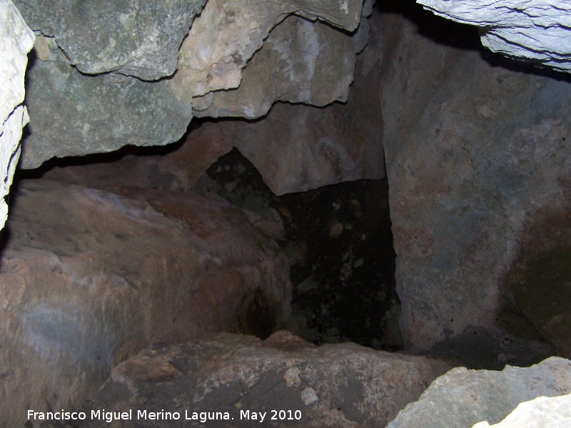 Complejo cavernícola del Canjorro - Complejo cavernícola del Canjorro. El suelo desde la Sima de la Encantada