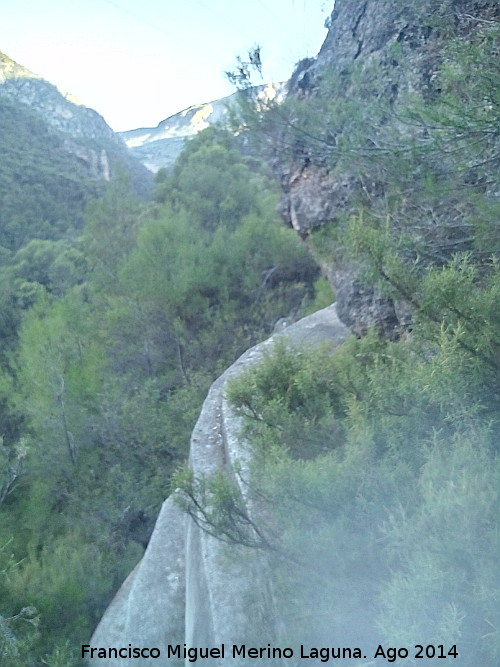 Camino de la Canalización de Otiñar - Camino de la Canalización de Otiñar. 