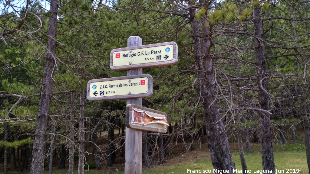 Sendero Fuente de los Cerezos - Casa Forestal La Parra - Sendero Fuente de los Cerezos - Casa Forestal La Parra. Carteles