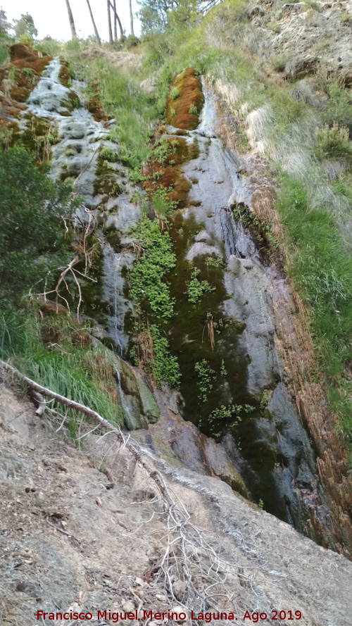 Aguascebas Grande - Aguascebas Grande. Chorreadero que da al río, aguas abajo del Molino de la Parra
