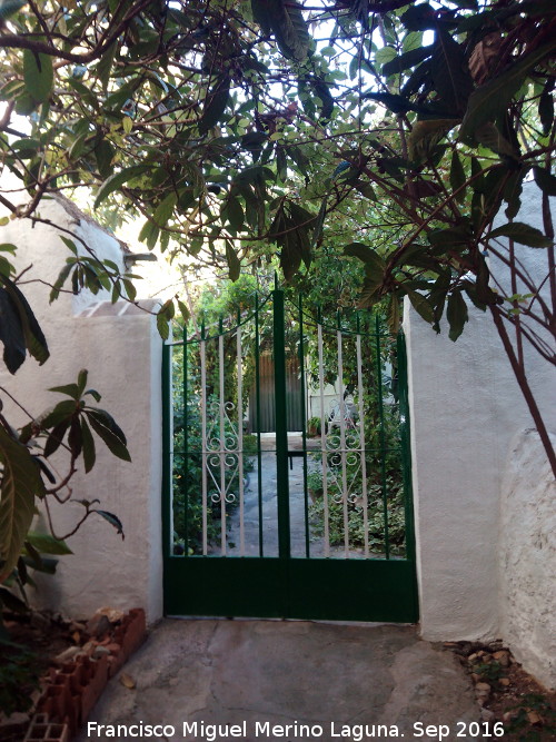 Casería de las Grajeras - Casería de las Grajeras. Lonja dentro del pasaje