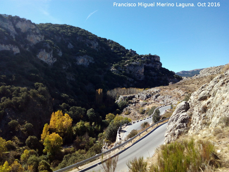 Cuevas de Río Frío - Cuevas de Río Frío. Vista de donde se encuentra el Abrigo X