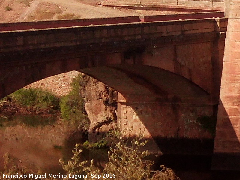 Puente del Pantano del Molino del Guadalén - Puente del Pantano del Molino del Guadalén. Ojo principal