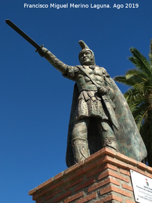 Monumento a la Batalla de Baécula - Monumento a la Batalla de Baécula. Estatua