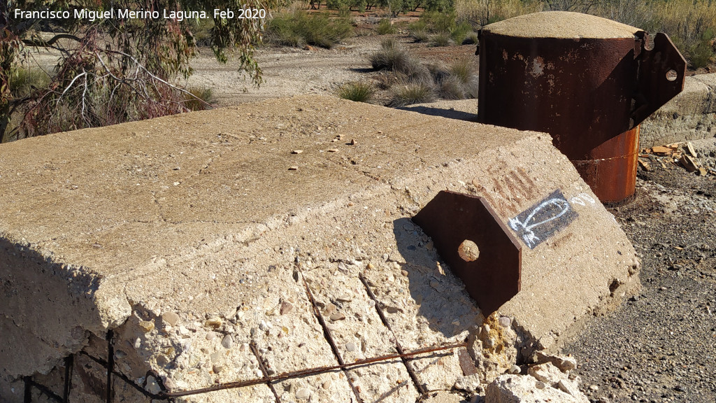 Fundici�n de la Cruz - Fundici�n de la Cruz. Grafiti WAH