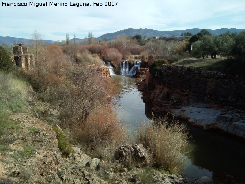 Río Guadalimar - Río Guadalimar. Con el Salto de San Blas al fondo