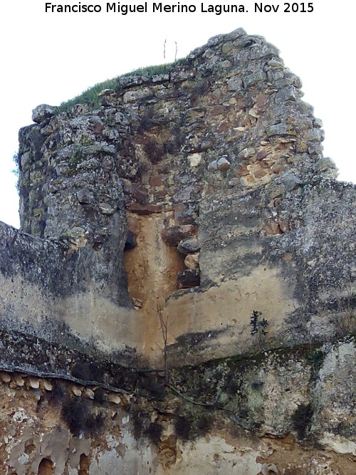 Castillo de la Aragonesa - Castillo de la Aragonesa. Torreón circular a intramuros