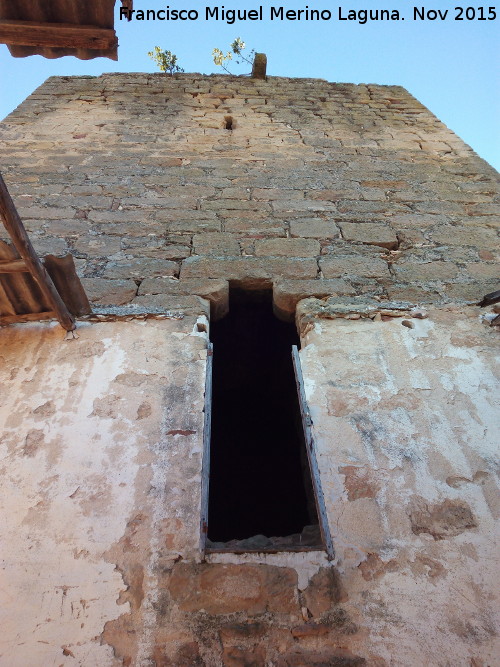 Castillo de la Aragonesa - Castillo de la Aragonesa. Puerta alta con matacán de la Torre del Homenaje