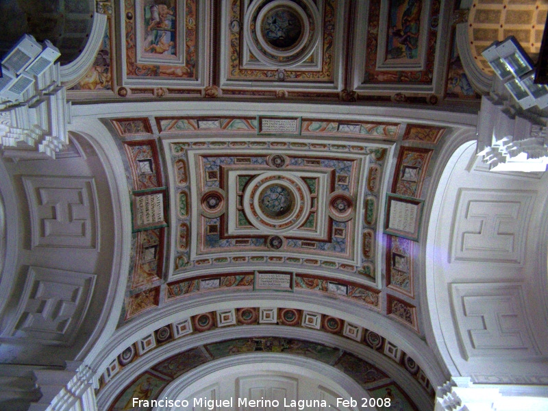 Hospital de Santiago. Capilla - Hospital de Santiago. Capilla. Bóveda