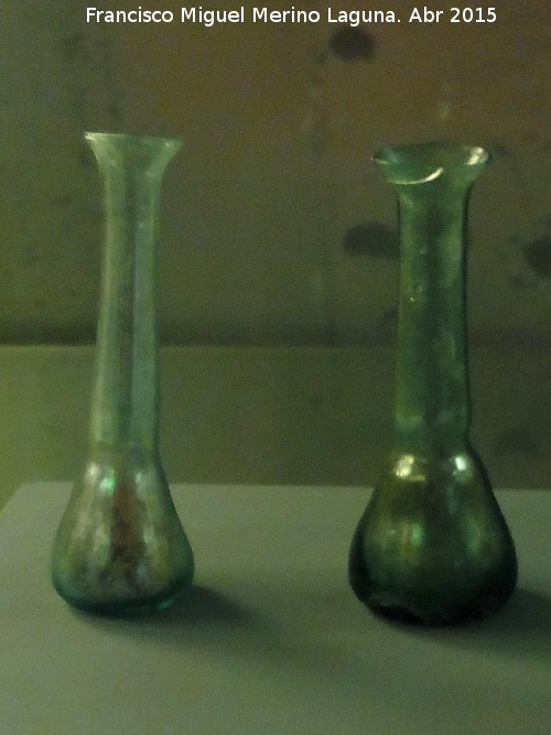 Historia de Sabiote - Historia de Sabiote. Ungüentarios de vidrio del Alto Imperio romano siglos I-II d.C. Museo Provincial de Jaén