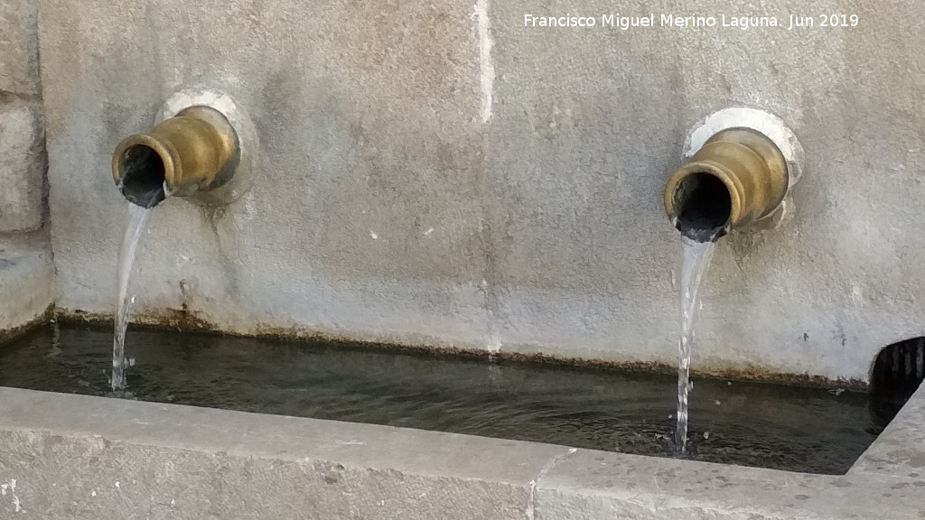 Fuente de Arriba - Fuente de Arriba. Caños