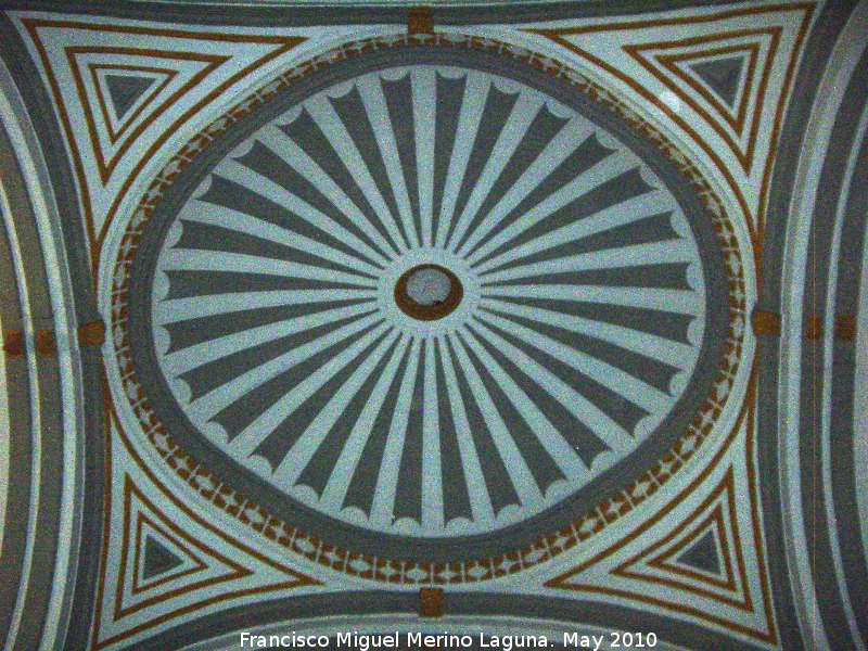 Iglesia de San Bartolomé - Iglesia de San Bartolomé. Cúpula