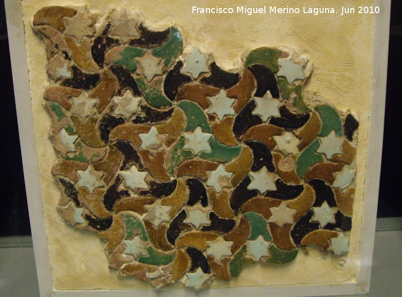 Ermita de Santa Ana - Ermita de Santa Ana. Azulejos árabes. Museo Provincial de Jaén