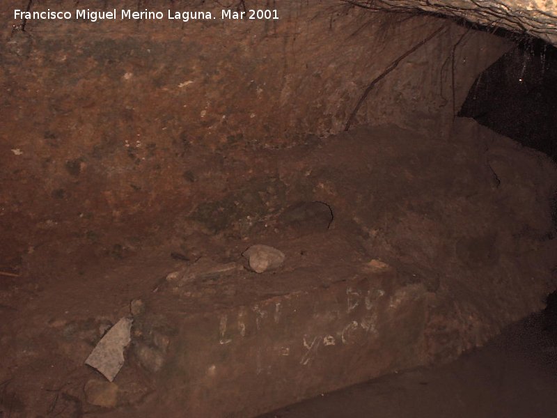 Mina árabe de la Aldehuela - Mina árabe de la Aldehuela. Tubería vidriada verde de la mina