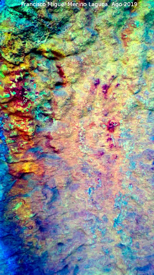 Pinturas rupestres de la Cueva de Ro Fro III - Pinturas rupestres de la Cueva de Ro Fro III. Tratada con Dstretch